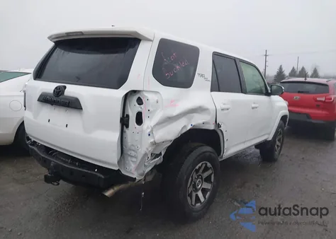 2024 Toyota 4Runner Trd Off Road Premium из США, поврежденный, VIN JTERU5JR5R6267713